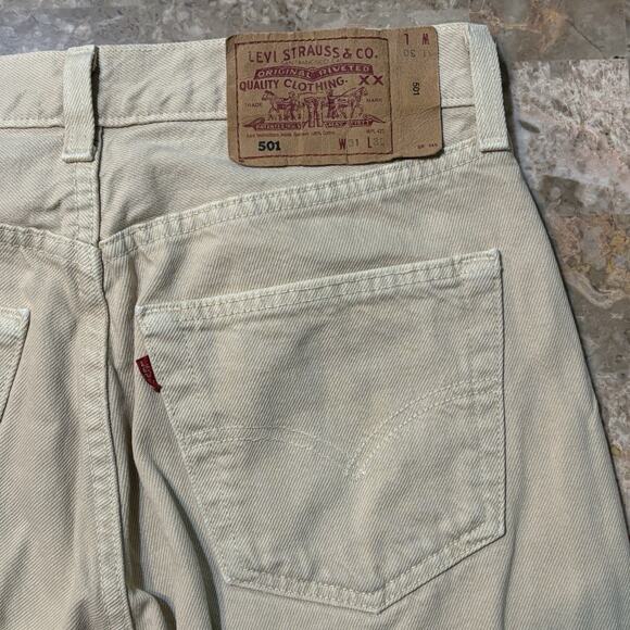 Vintage Levi’s Jeans Mens 31x30 501 Beige Tan Button Fly Made In USA 90s - Picture 1 of 13